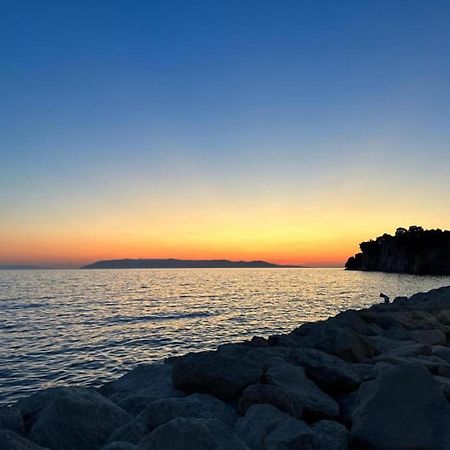 Luxurious Holiday Home In Makarska With Jacuzzi エクステリア 写真